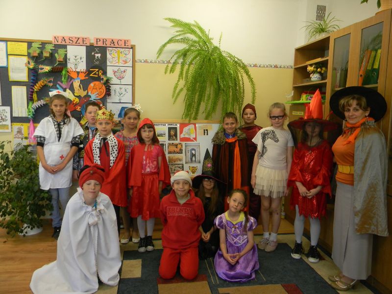 Baśniowy świat w klasie III.