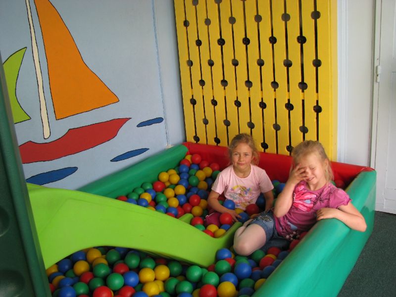 RADOSNA WYCIECZKA  NA „ BUSZOWISKO”