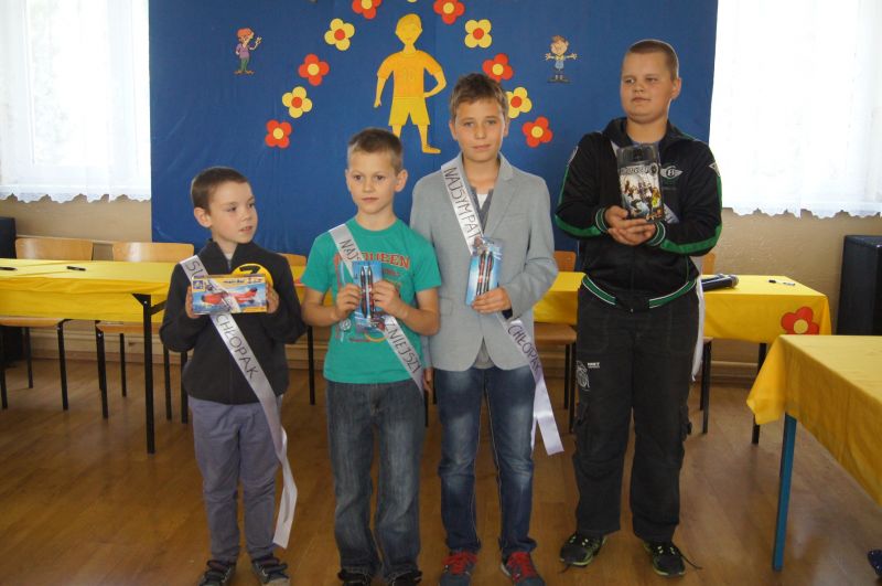 Wybory Super Chłopaka w Szkole Filialnej w Więsławicach