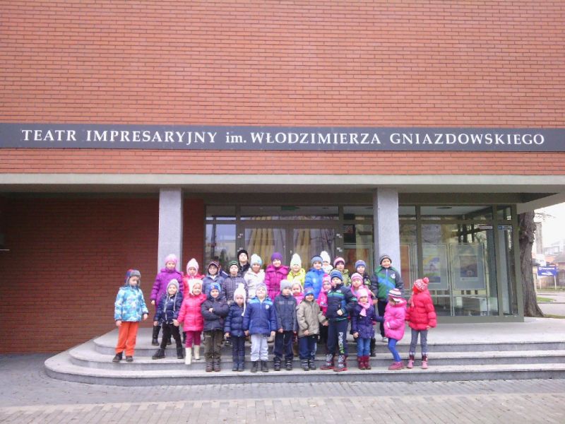 WYCIECZKA DO TEATRU
