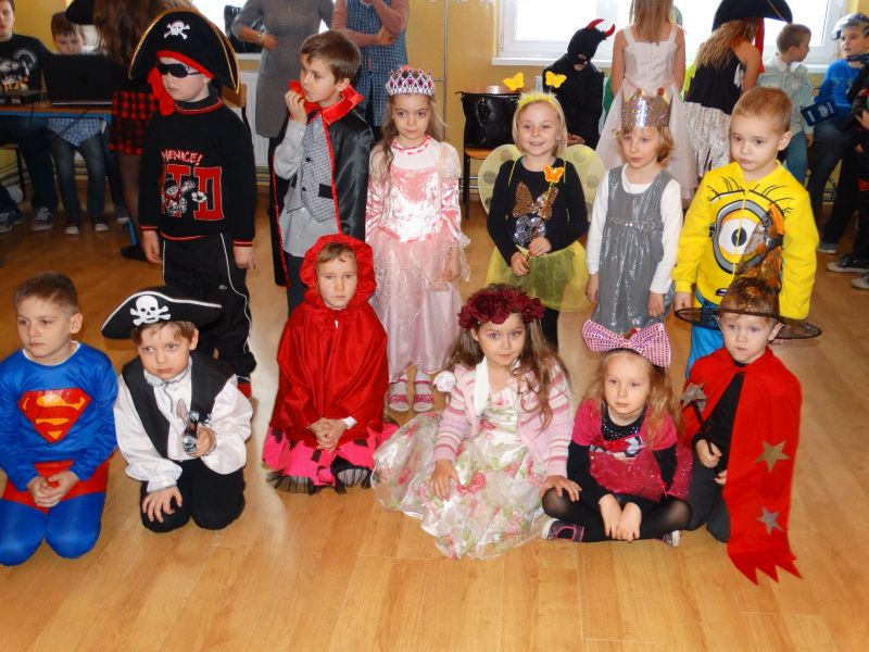 Bal karnawałowy w Szkole Filialnej w Więsławicach