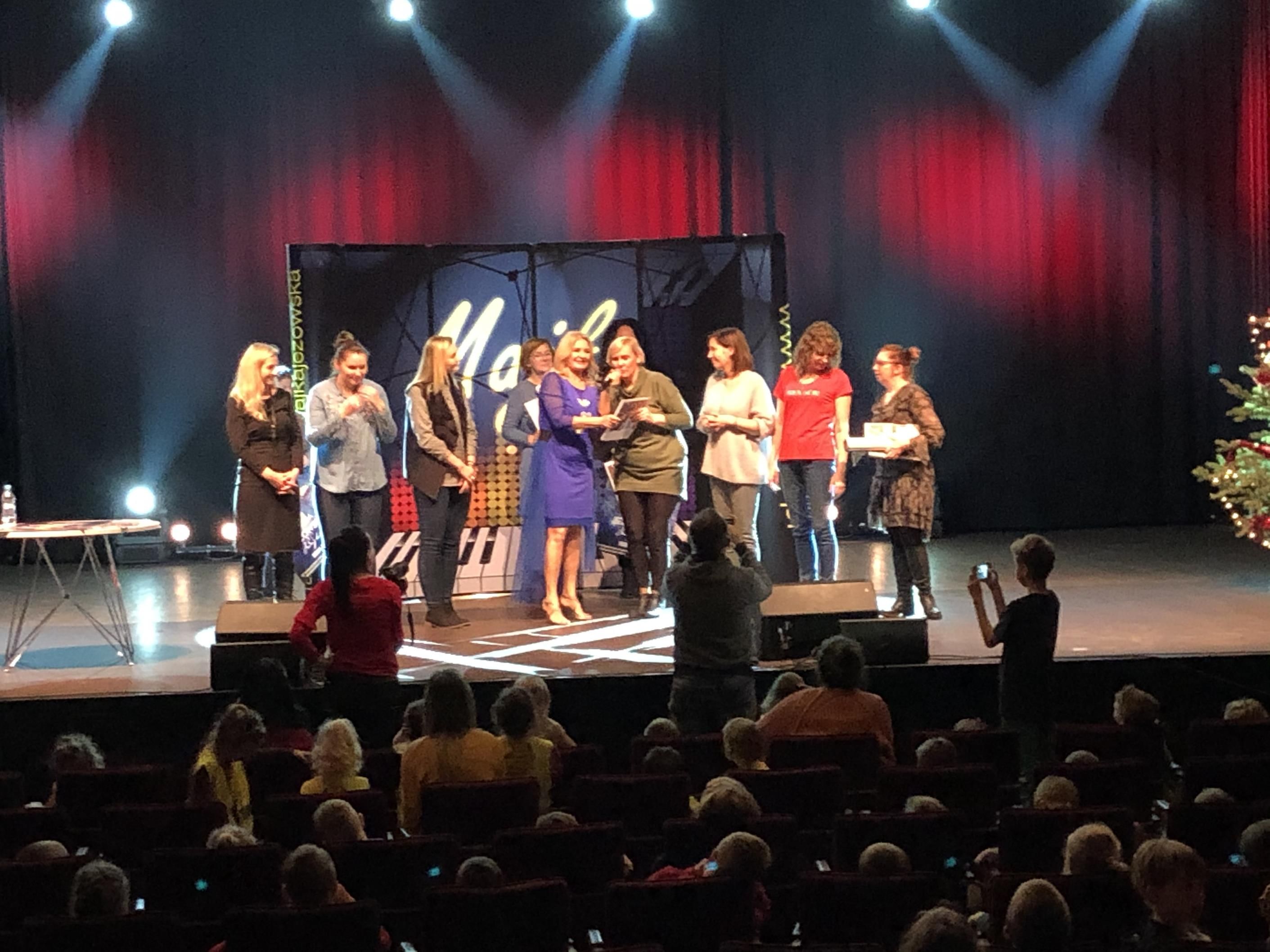 Dzieci z Więsławic na koncercie Majki Jeżowskiej